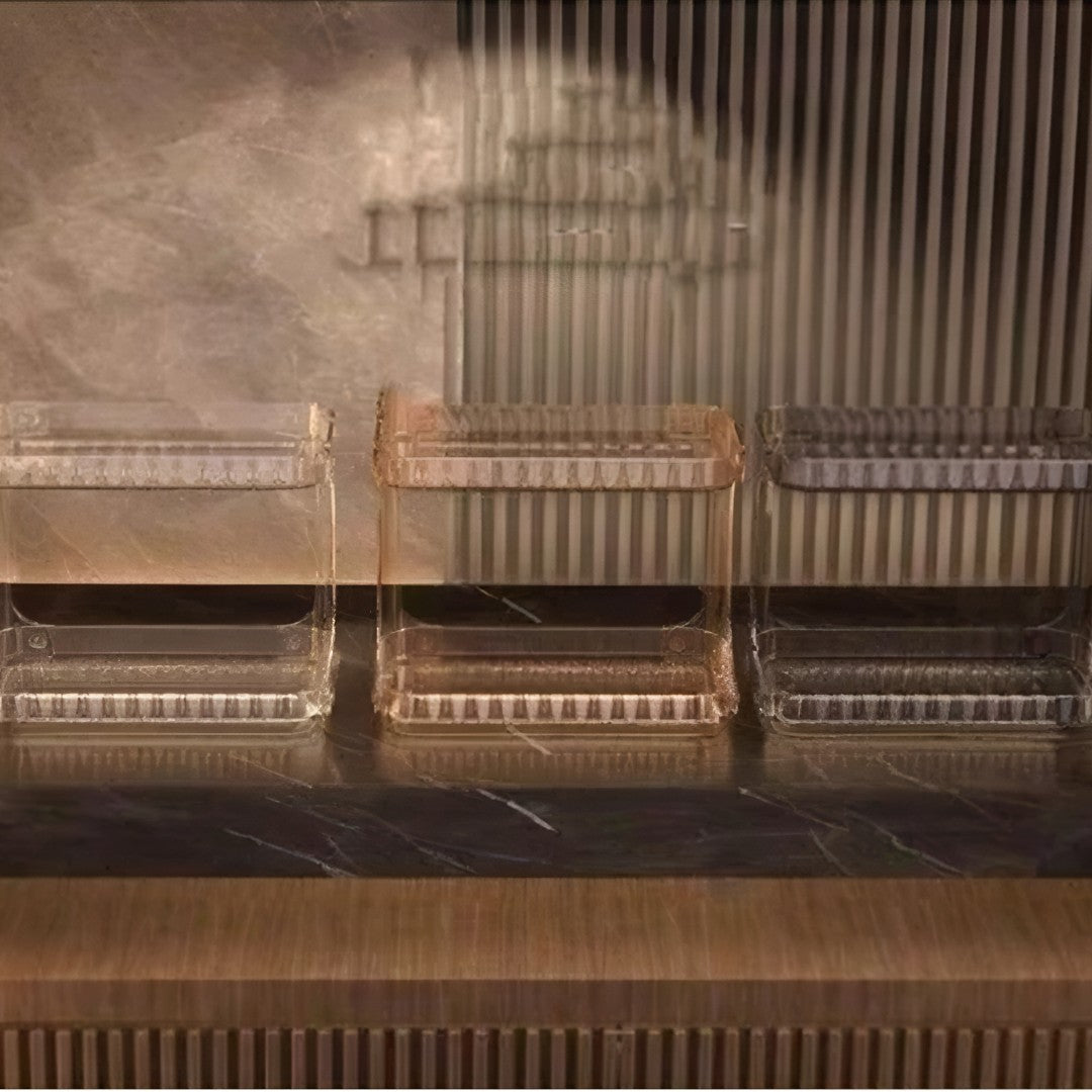 CrystalMake™ – Organizador Acrílico Diamante para Maquiagem e Beleza